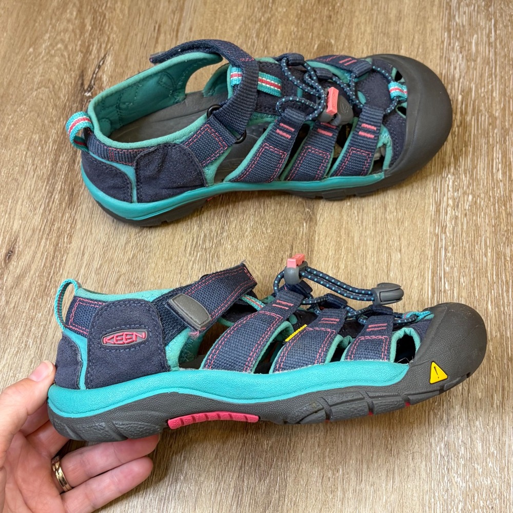 Keen Newport H2 Navy Teal Pink Waterproof Sandals Kids Size 2 1012316